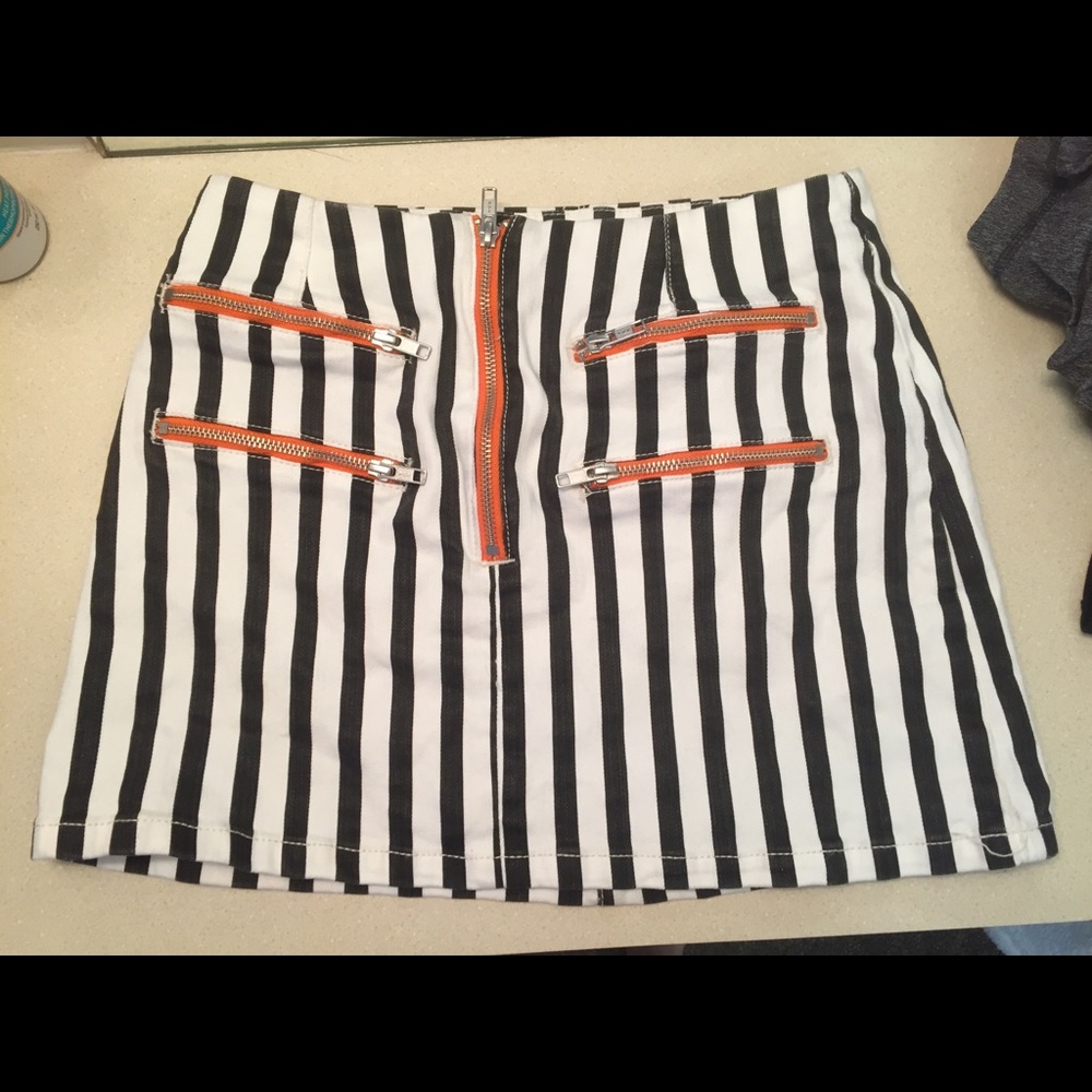 urban outfitters mini skirt